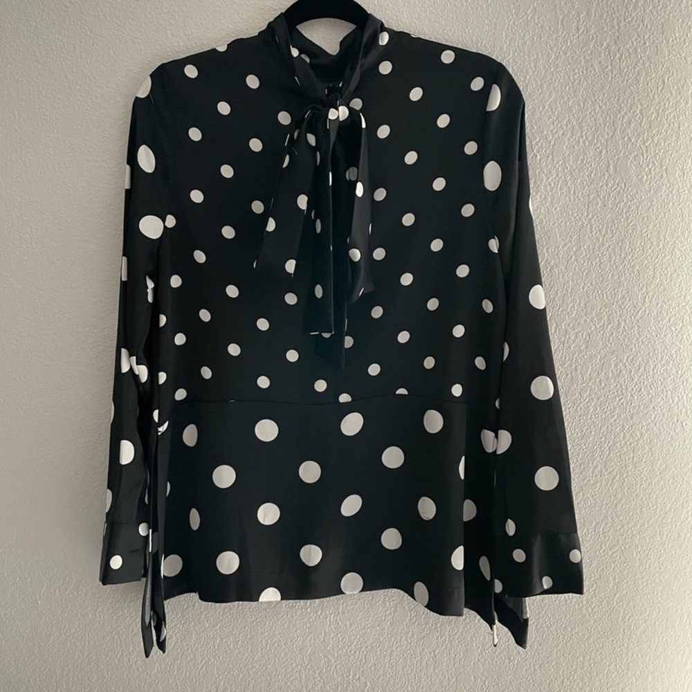 🔵H&M Like New Polka Dot Black and White CHIC Top